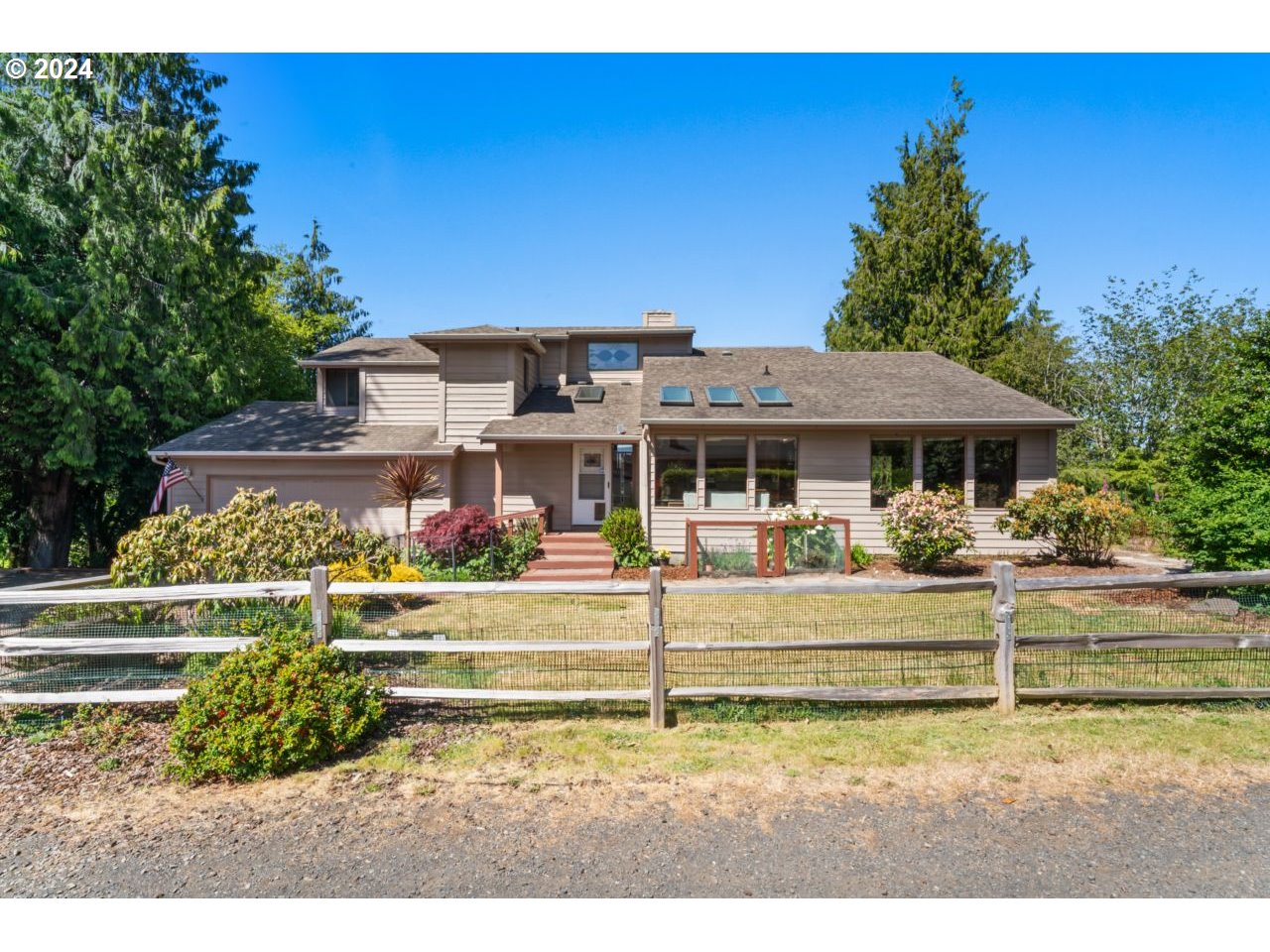 View Loop, Florence, OR 97439