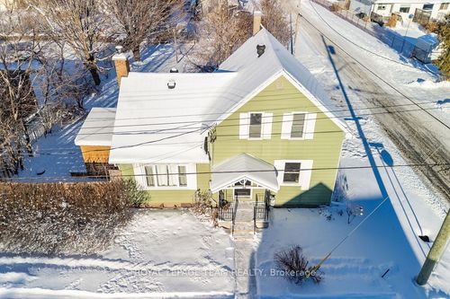 212 Prince Ave W, Renfrew, ON, K7V2V7 | Card Image