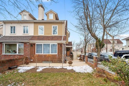7702 15th Ave, Brooklyn, NY, 11228-2512 | Card Image