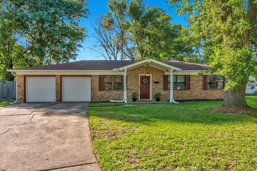 8630 Chateau Cir, Beaumont, TX, 77707-1458 | Card Image