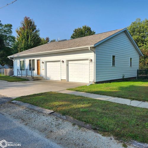 412 3rd St S, Humboldt, IA, 50548-2203 | Card Image