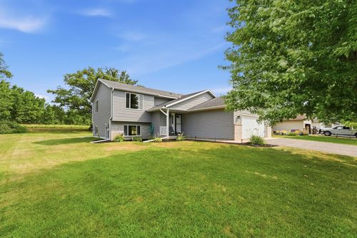 1106 9th St Ne, Milaca, MN, 56353-2106 | Card Image