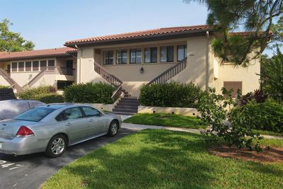 34 - 5241 Lake Village Drive, Condo with 2 bedrooms, 2 bathrooms and null parking in Sarasota FL | Image 2