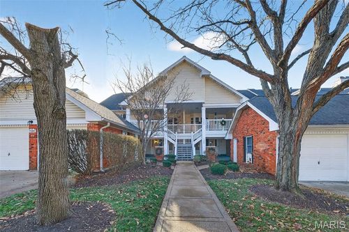 7344 Whitehall Colonial Ln, Saint Louis, MO, 63119-4418 | Card Image