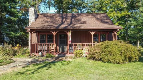 221 Lake Bluff Ln, Scottsville, KY, 42164-8205 | Card Image