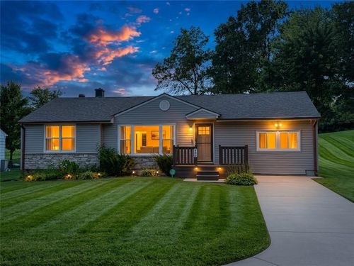 4720 S Crysler Dr, Independence, MO, 64055-5630 | Card Image