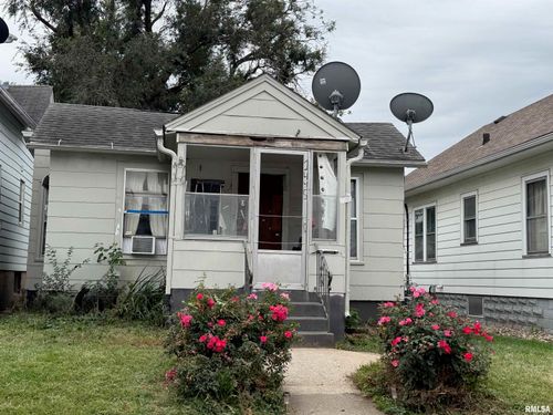 1445 W 7th St, Davenport, IA, 52802-1211 | Card Image