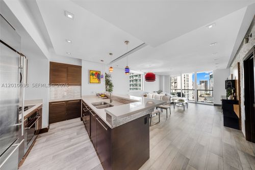 3707-500 Brickell Ave, Miami, FL, 33131-2589 | Card Image