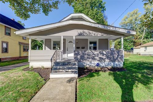 2332 11th St Sw, Akron, OH, 44314-2056 | Card Image