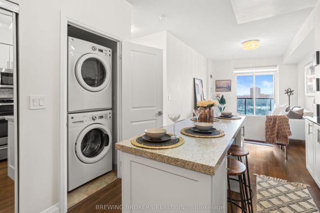 1812 - 7171 Yonge St, Condo with 2 bedrooms, 1 bathrooms and 1 parking in Thornhill ON | Image 12