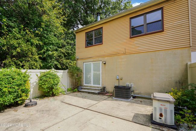 47 Knoll Ct, Condo with 2 bedrooms, 2 bathrooms and null parking in Matawan NJ | Image 28