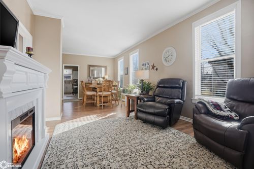 308 S Adams St, Burlington, IA, 52601-2907 | Card Image