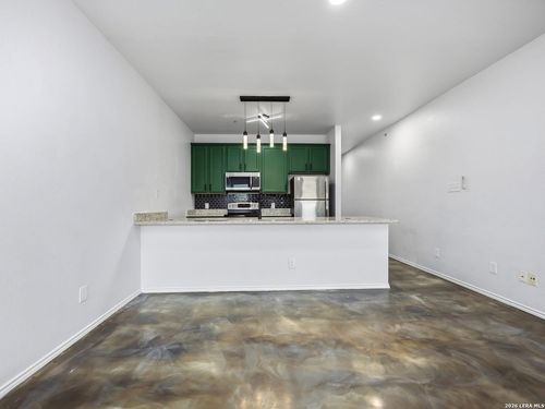 2-10723 Mathom Lndg, Universal City, TX, 78148-4692 | Card Image