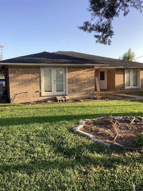 114 E Palm Rd, Fresno, TX, 77545-7902 | Card Image