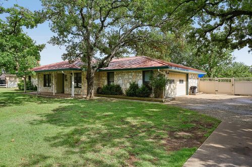 433 Oak Wood Road, Kerrville, TX, 78028 | Card Image