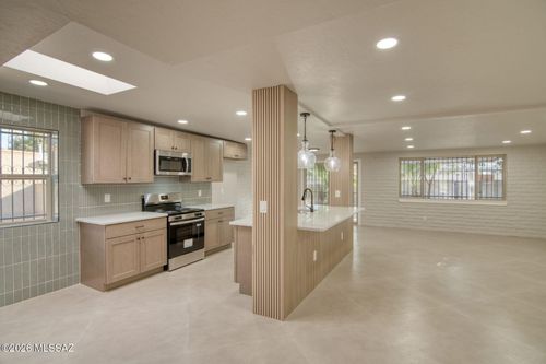 1443 S Park Ln, Tucson, AZ, 85710-8542 | Card Image