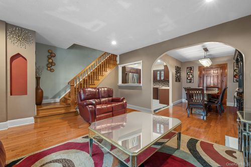 5109 69th St, Woodside, NY, 11377-7515 | Card Image