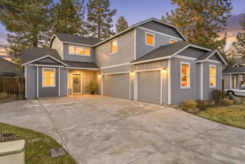 533 N Freemont St, Sisters, OR, 97759-3120 | Card Image