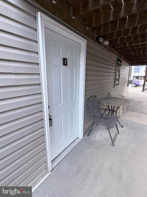 apt-2-45 N Green St, BERKELEY SPRINGS, WV, 25411-1643 | Card Image