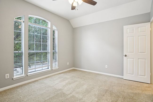Ideal spaces for guest rooms, creative studios, or home offices. | Image 22