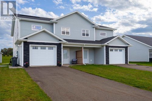 8 Harold Court, House with 3 bedrooms, 3 bathrooms and null parking in Cornwall PE | Card Image