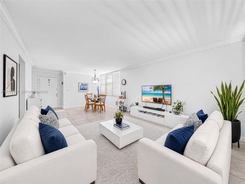 203-2016 Bay Dr, Miami Beach, FL, 33141-4421 | Card Image