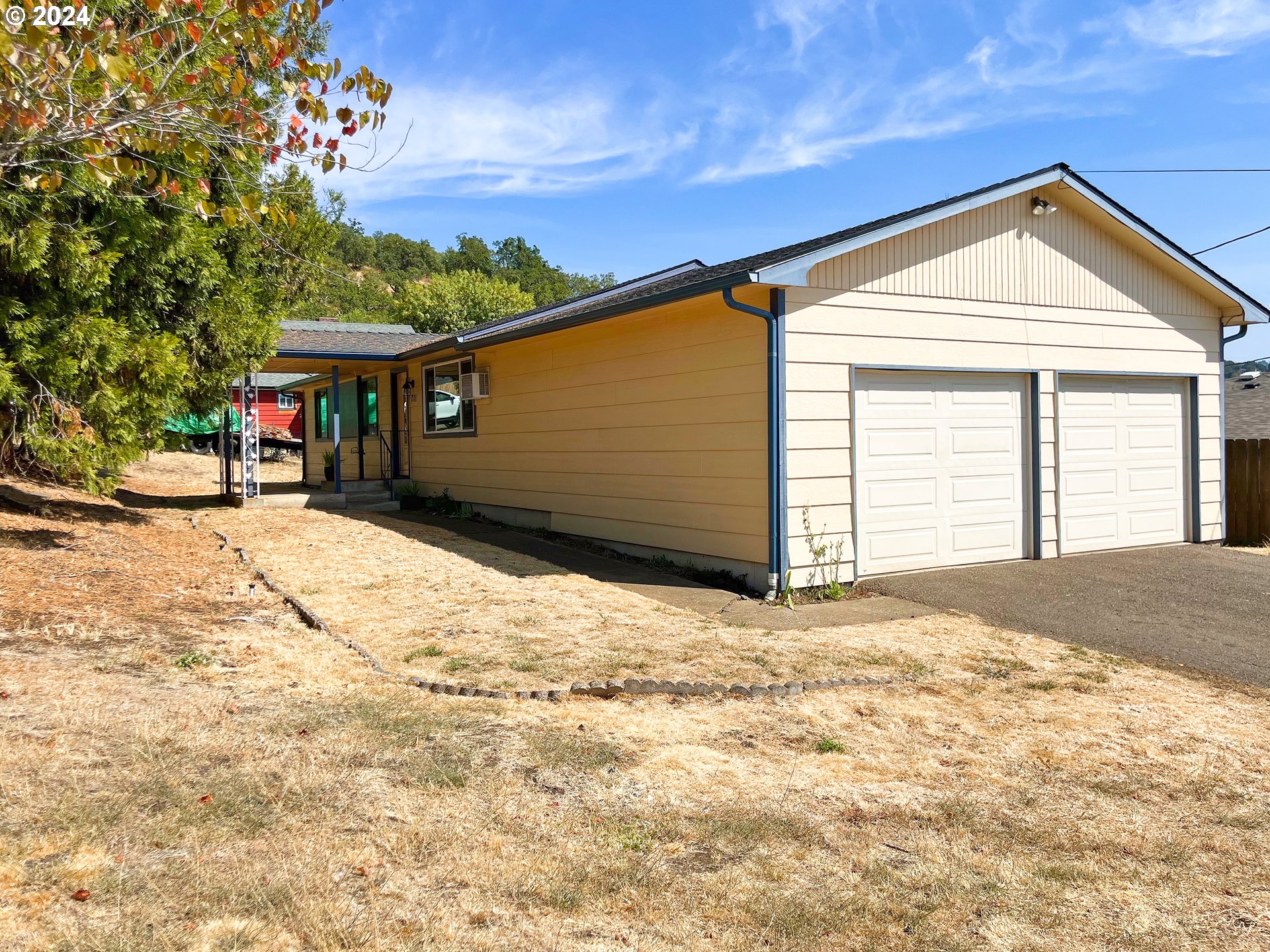 Meadow Ave, Roseburg, OR 97470