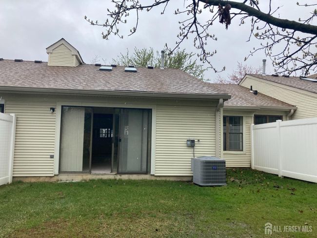 191 Wycoff Way W, Townhouse with 2 bedrooms, 2 bathrooms and null parking in East Brunswick NJ | Image 8
