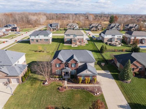 53716 Huron Dr, New Baltimore, MI, 48051-1685 | Card Image