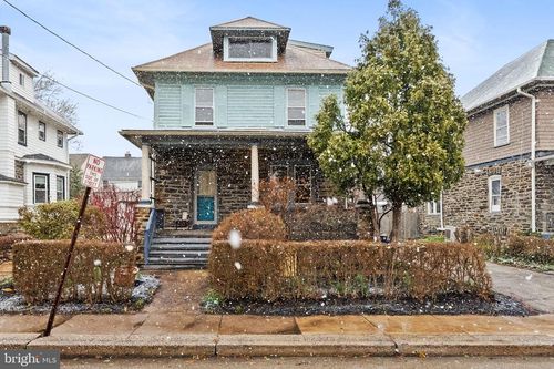 221 Wayne Ave, NARBERTH, PA, 19072-1812 | Card Image