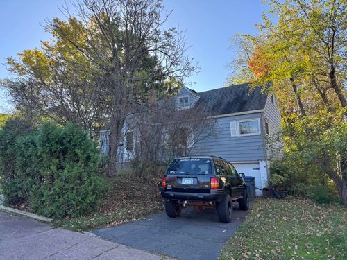 110 E Chisholm St, Duluth, MN, 55803-1515 | Card Image