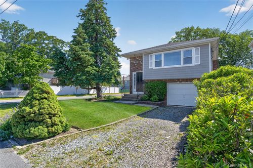 9 16th St, Bayville, NY, 11709-2329 | Card Image