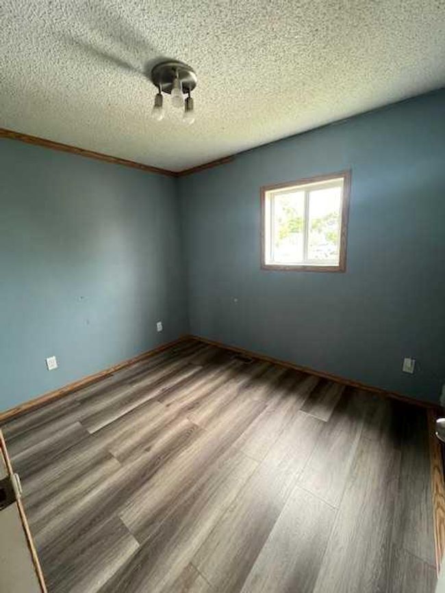 10205 112 Ave, House detached with 3 bedrooms, 2 bathrooms and 2 parking in High Level AB | Image 10