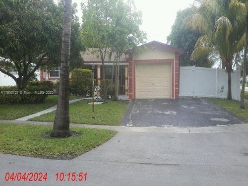3301 Nw 32nd Ct, Lauderdale Lakes, FL, 33309-5511 | Card Image