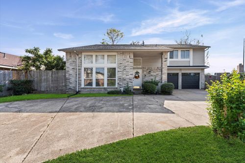 6815 Inwood West Dr, Houston, TX, 77088-2140 | Card Image