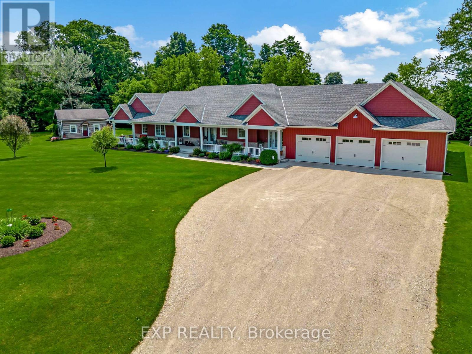 Residential in Howick (Howick Twp) 2