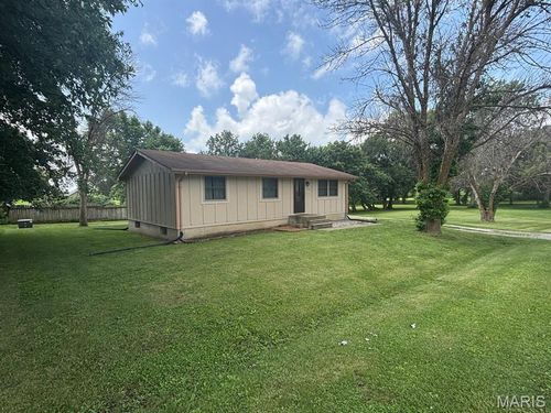 110 Windmill Ln, Shelbina, MO, 63468-1602 | Card Image