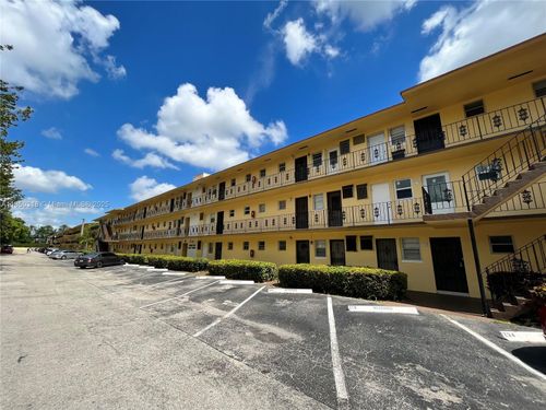 apt-g108-2810 Ne 201st Ter, Aventura, FL, 33180-2086 | Card Image