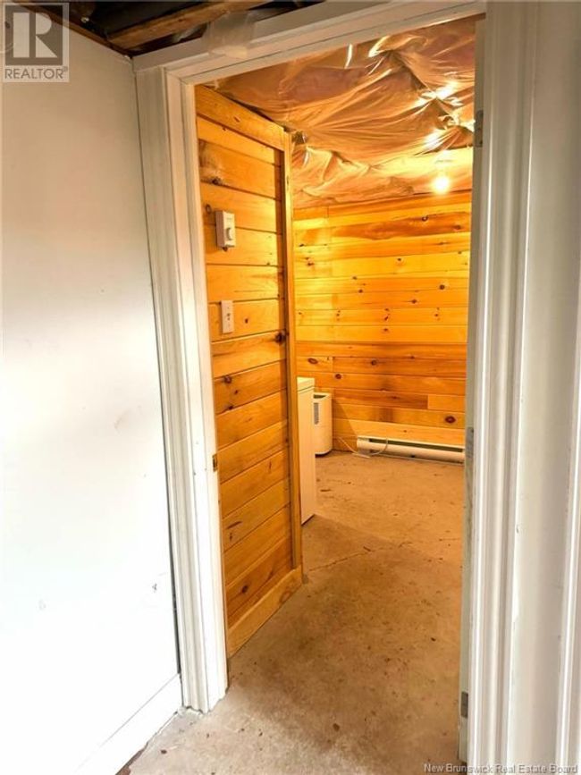 976 Pleasant Dr, House other with 6 bedrooms, 3 bathrooms and null parking in Minto NB | Image 38