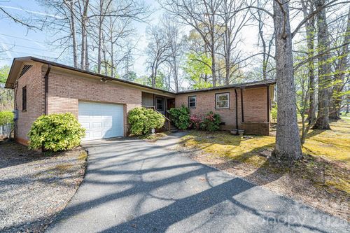 781 23rd Avenue Ne, Hickory, NC, 28601 | Card Image