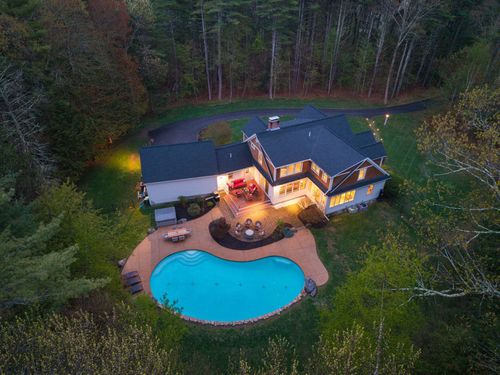 15 Wiggin Way, Stratham, NH, 03885-2485 | Card Image