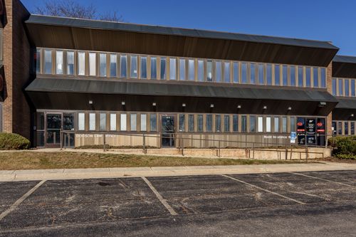 16b-4855 E State Street, Rockford, IL, 61108 | Card Image