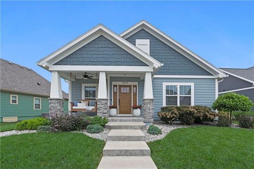 3205 Sw Mary St, Lee's Summit, MO, 64081 | Card Image