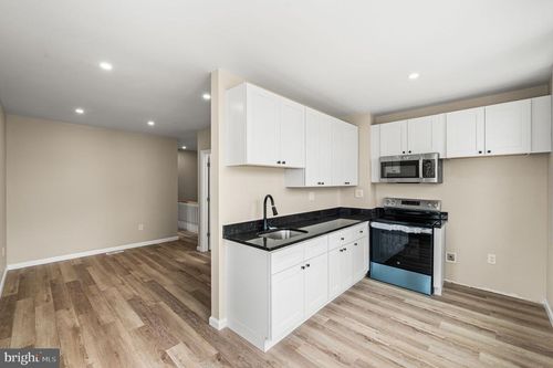 301 W Ruscomb St, Philadelphia, PA, 19120-4162 | Card Image