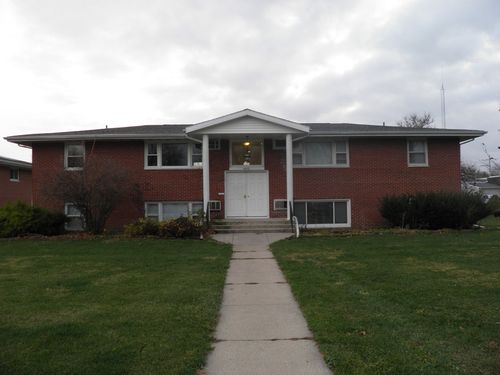 2-405 E Seminole St, Dwight, IL, 60420-1182 | Card Image