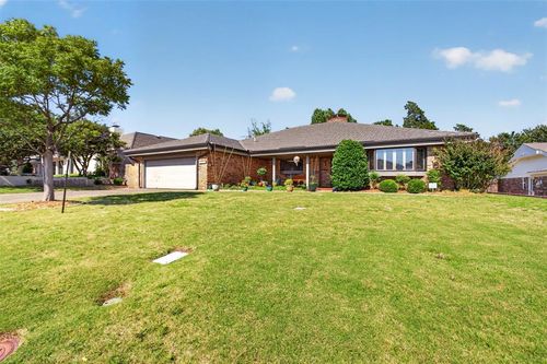 6200 Riviera Dr, Oklahoma City, OK, 73112-7360 | Card Image