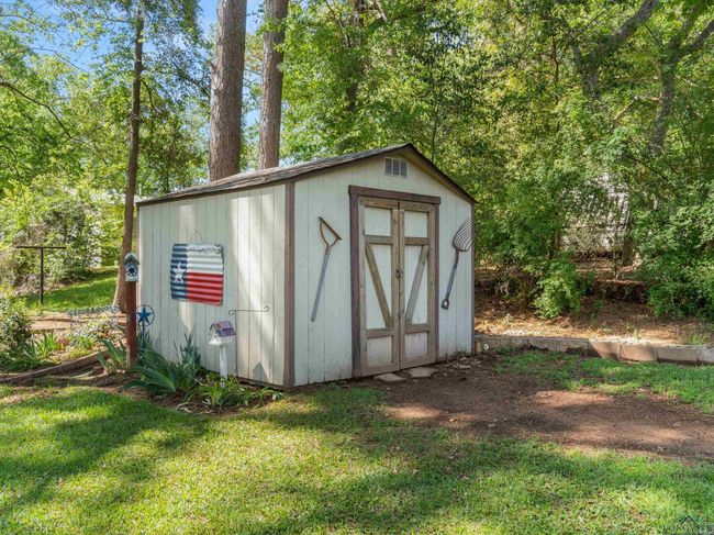 207 Katherine Dr, House other with 3 bedrooms, 2 bathrooms and null parking in Daingerfield TX | Image 21