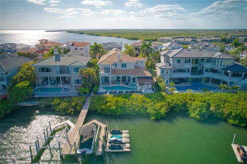 4117 Causeway Vista Dr, TAMPA, FL, 33615-5418 | Card Image