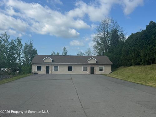 7 Oakwood Dr, Scranton, PA, 18504-9503 | Card Image