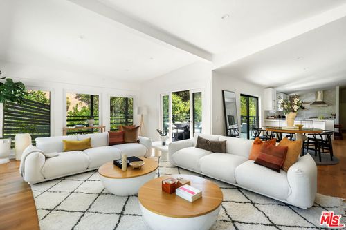 3375 Coldwater Canyon Ave, Studio City, CA, 91604-4039 | Card Image